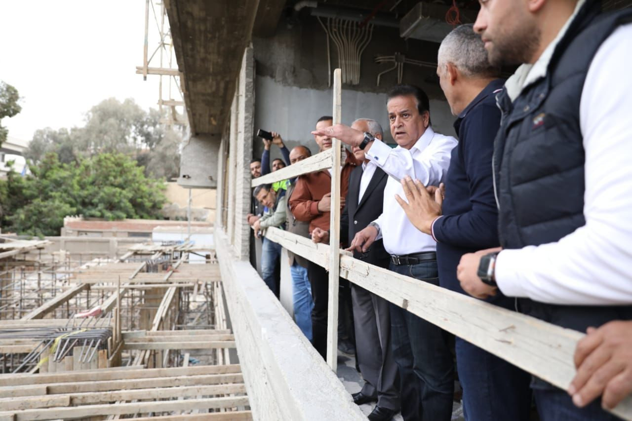 وزير الصحة بمستشفى بولاق