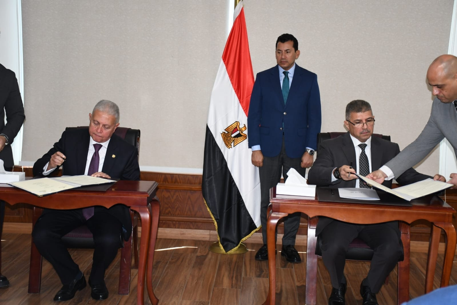 وزارة الشباب ومؤسسة البحث العلمي