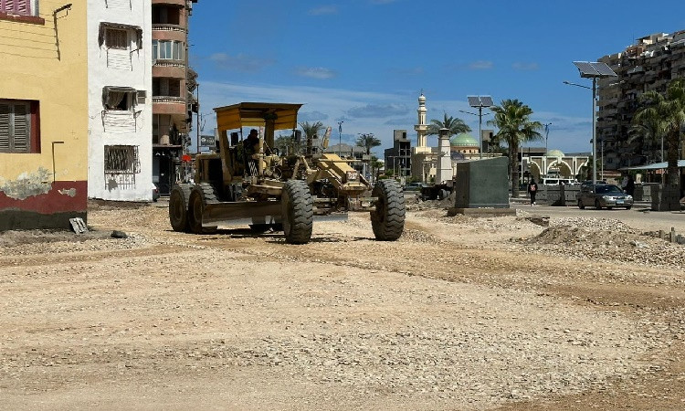 استمرار أعمال رفع كفاءة وتطويرورصف شارع ستالينجراد