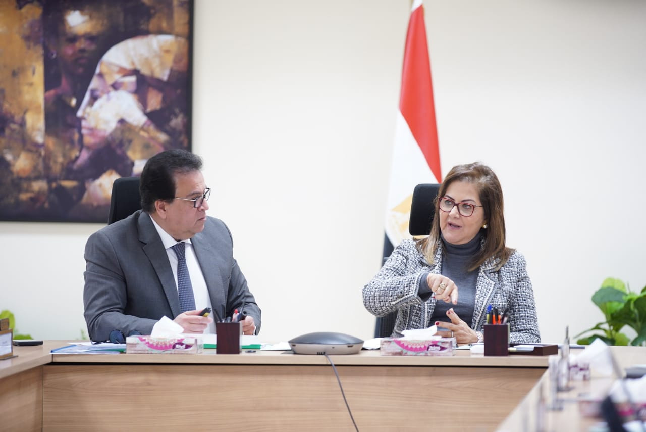 وزيرا التخطيط والصحة