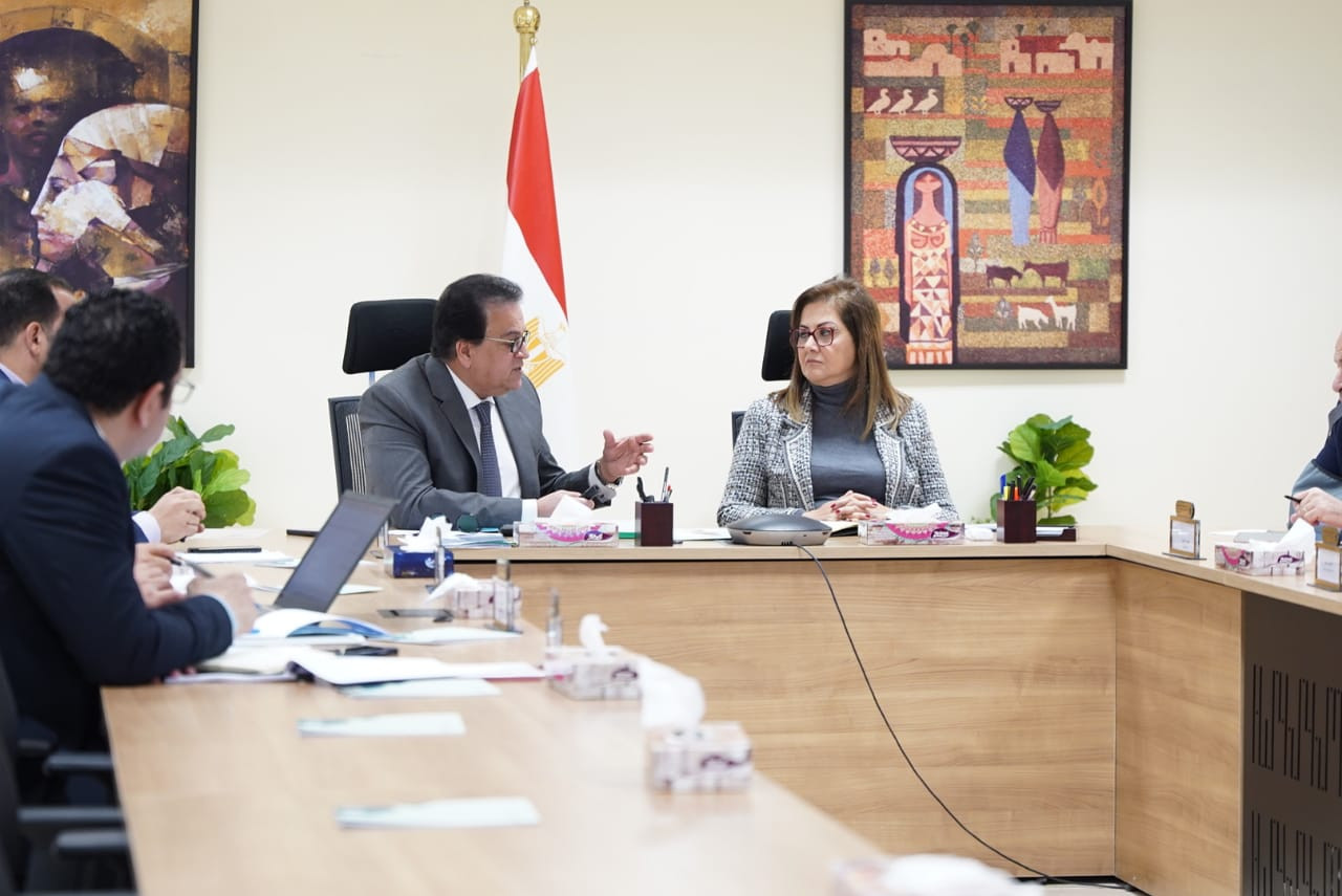 وزيرا التخطيط والصحة