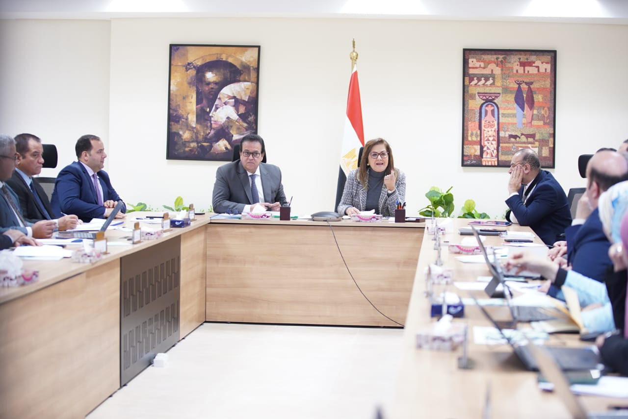 وزيرا التخطيط والصحة