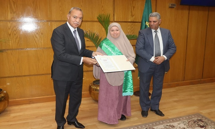 الأم المثالية