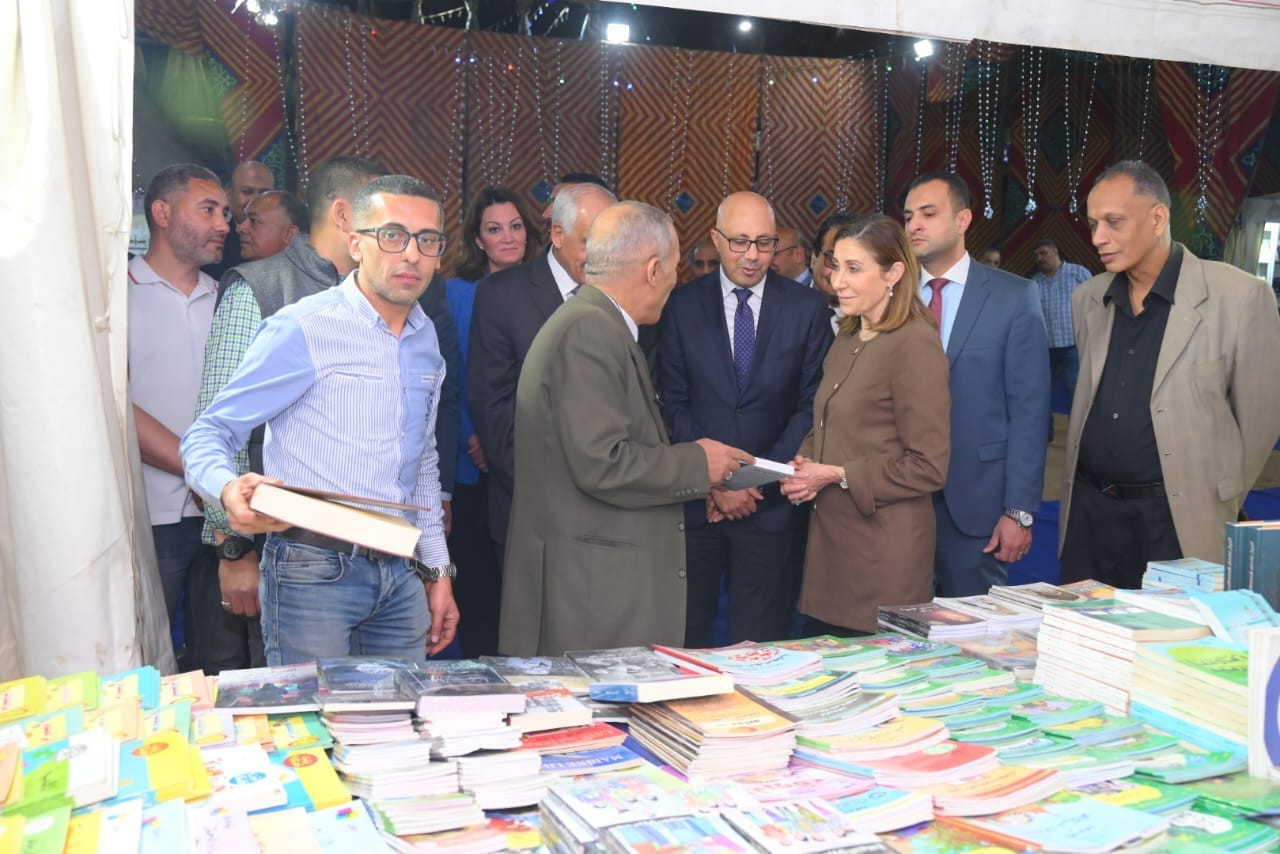 وزيرة الثقافة