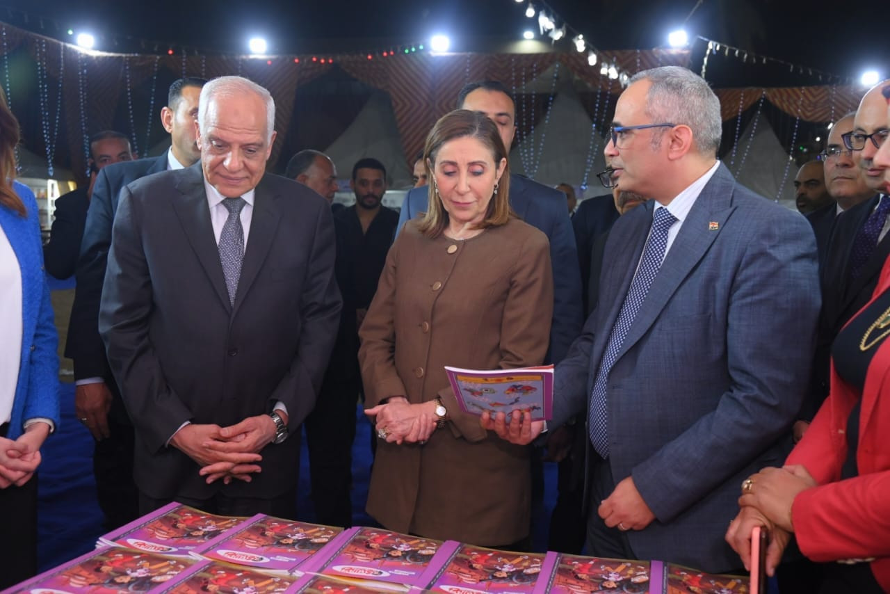 وزيرة الثقافة