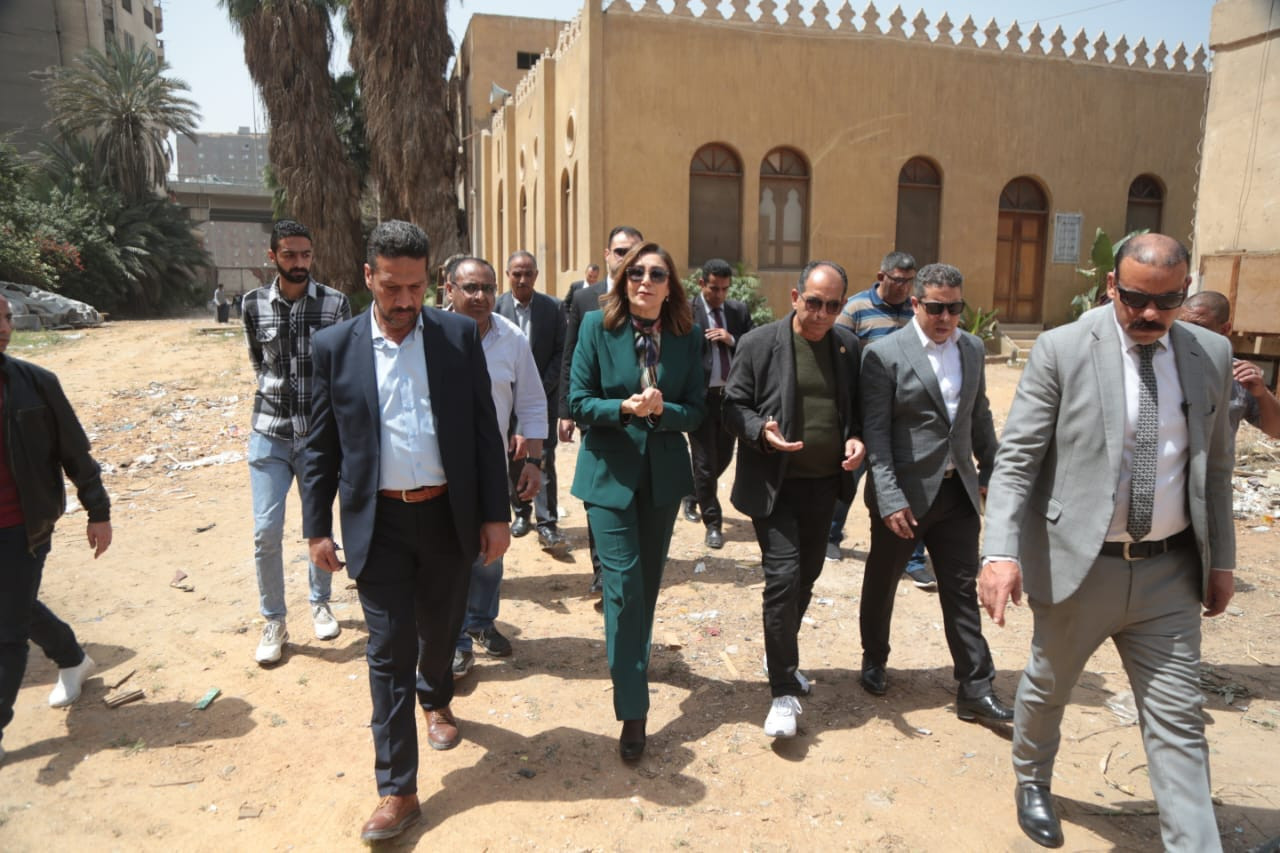 الكيلاني تتفقد بلاتوهات استوديو مصر وتوجه بإحالة عدد من العاملين للتحق