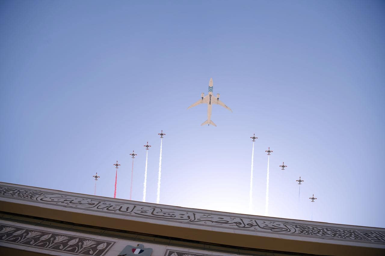 الرئيس السيسي يوقع على سجل الشرف