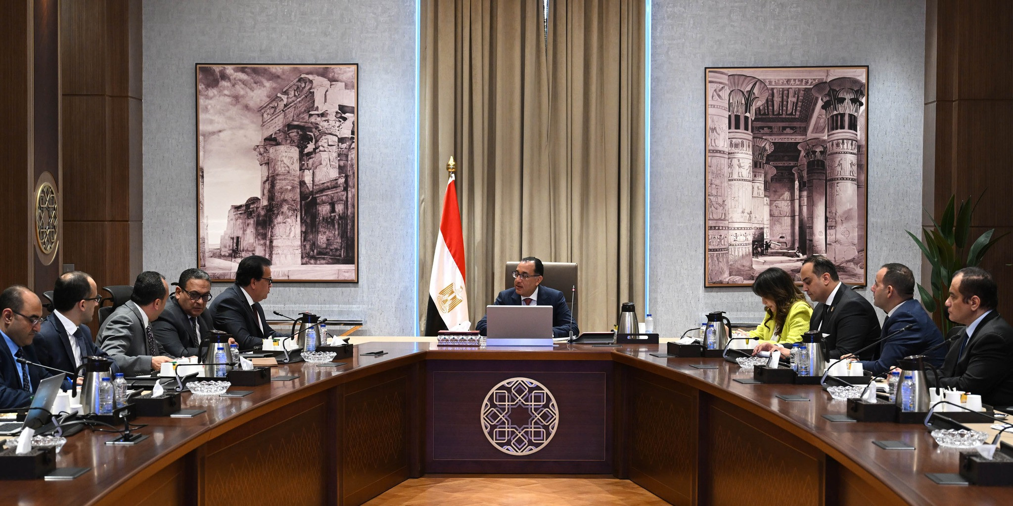 رئيس الوزراء ووزير الصحة