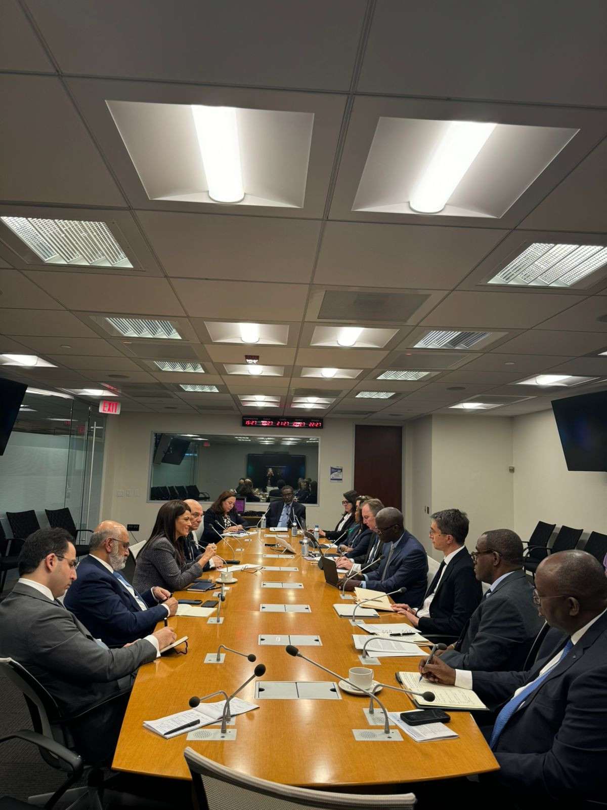 رانيا المشاط مع مسؤولي البنك الدولي