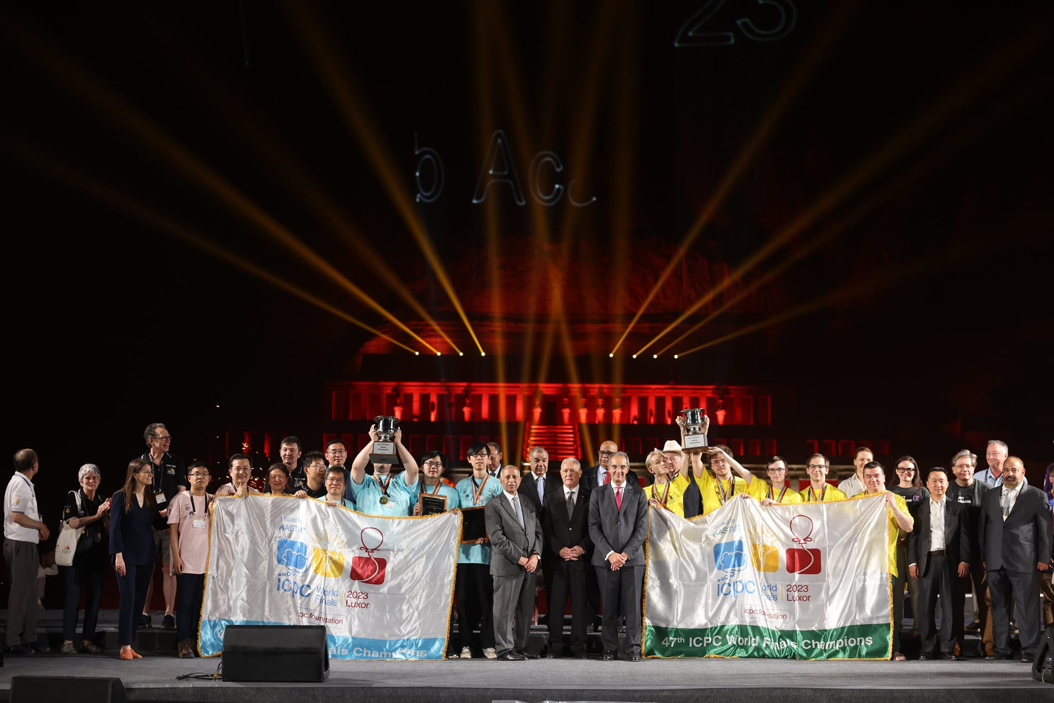 وزير الاتصالات