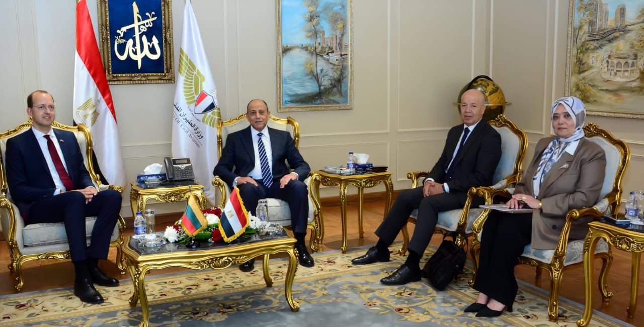 وزير الطيران ووزير النقل بجمهورية ليتوانيا