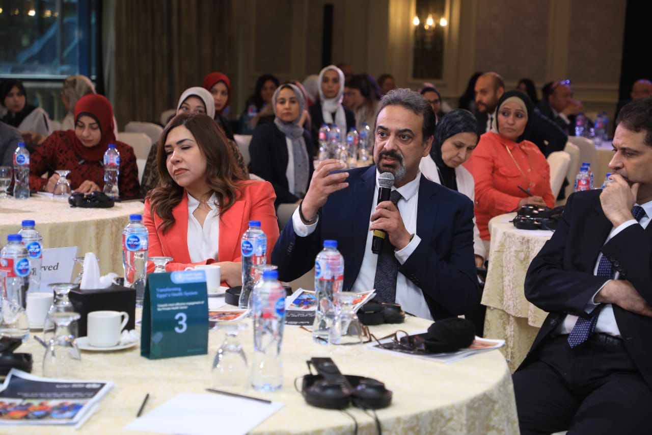 جلسات نقاشية وحوارية بين قيادات وزارة الصحة