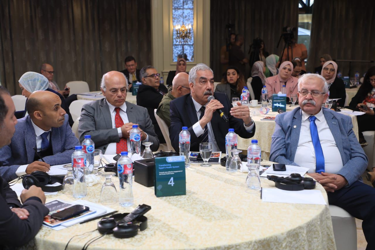 جلسات نقاشية وحوارية بين قيادات وزارة الصحة