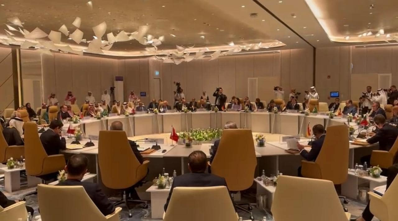 وزير الخارجية