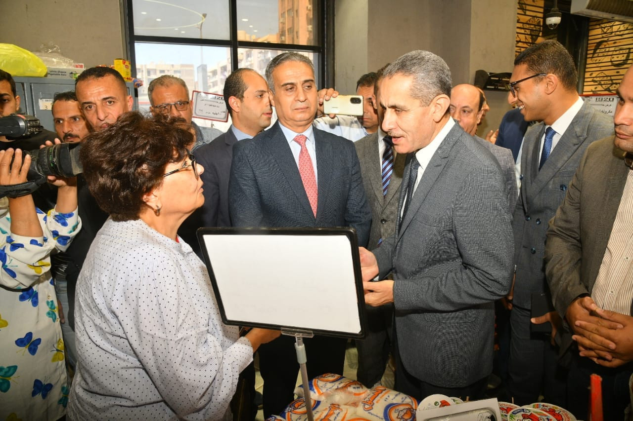 محافظ الغربية ورئيس جهاز حماية المستهلك