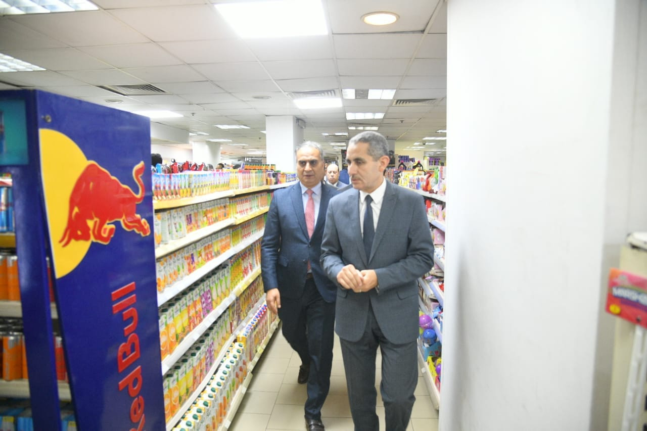 محافظ الغربية ورئيس جهاز حماية المستهلك