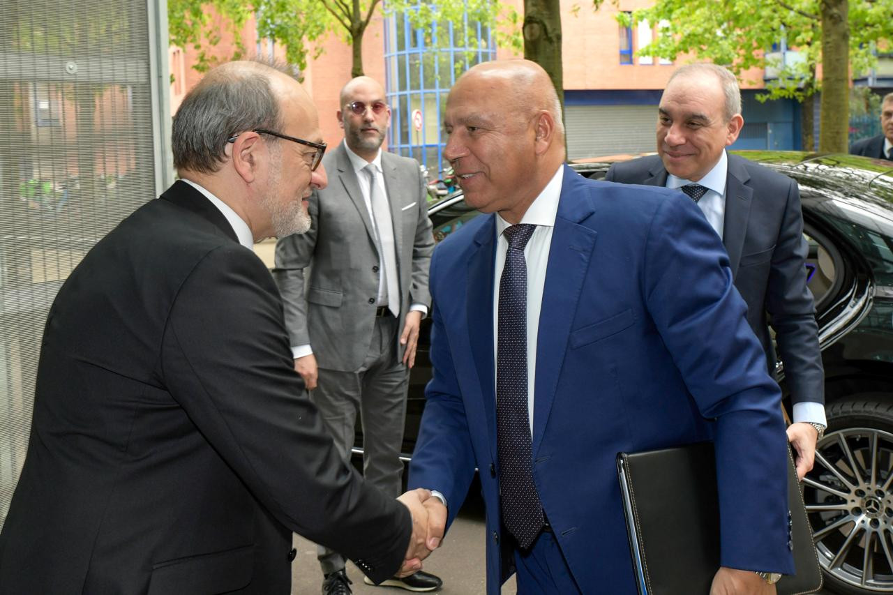 وزير النقل ورئيس الوكالة الفرنية