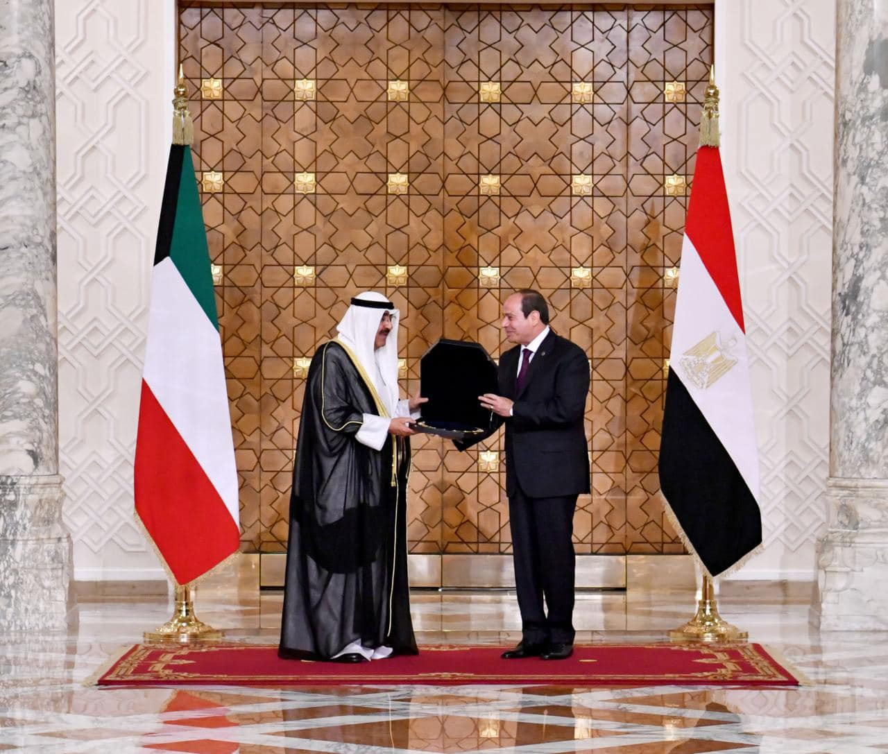 الرئيس السيسي يقلد أمير الكويت قلادة النيل