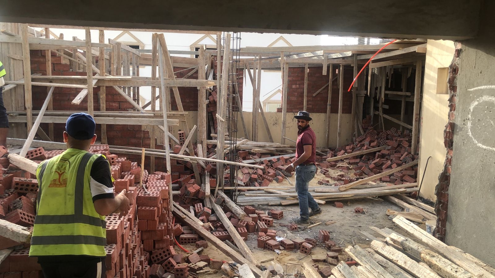 إزالة مخالفات بناء