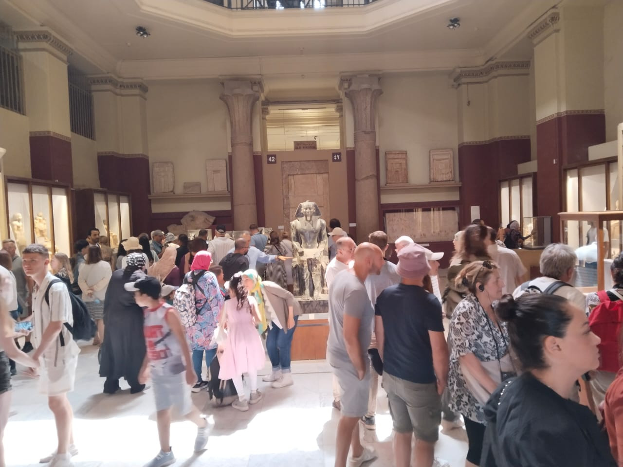 الزائرين المصرييين بمتاحف الآثار
