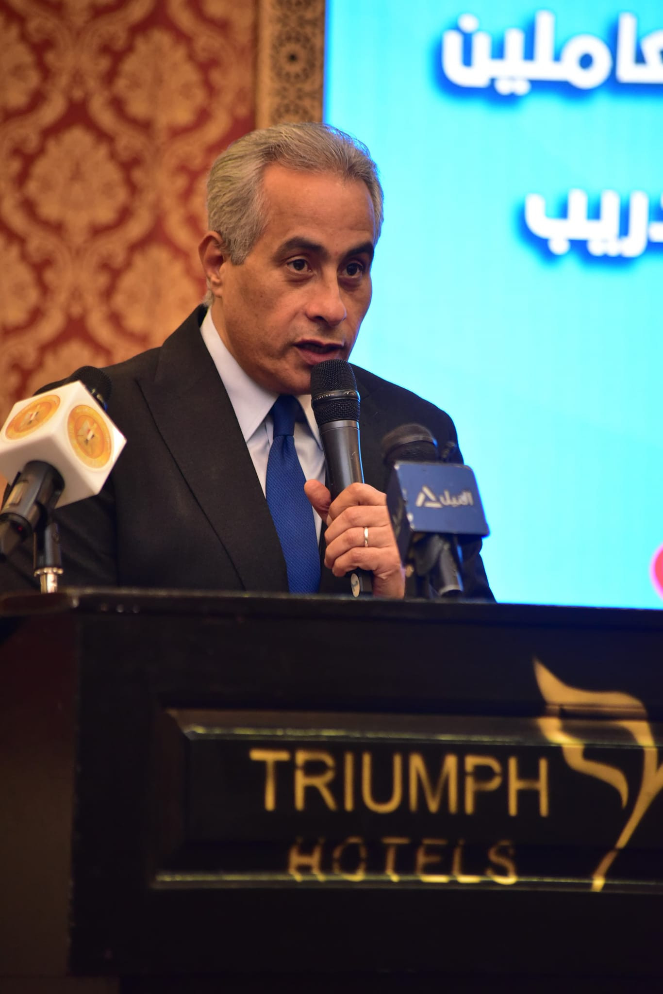 وزير العمل