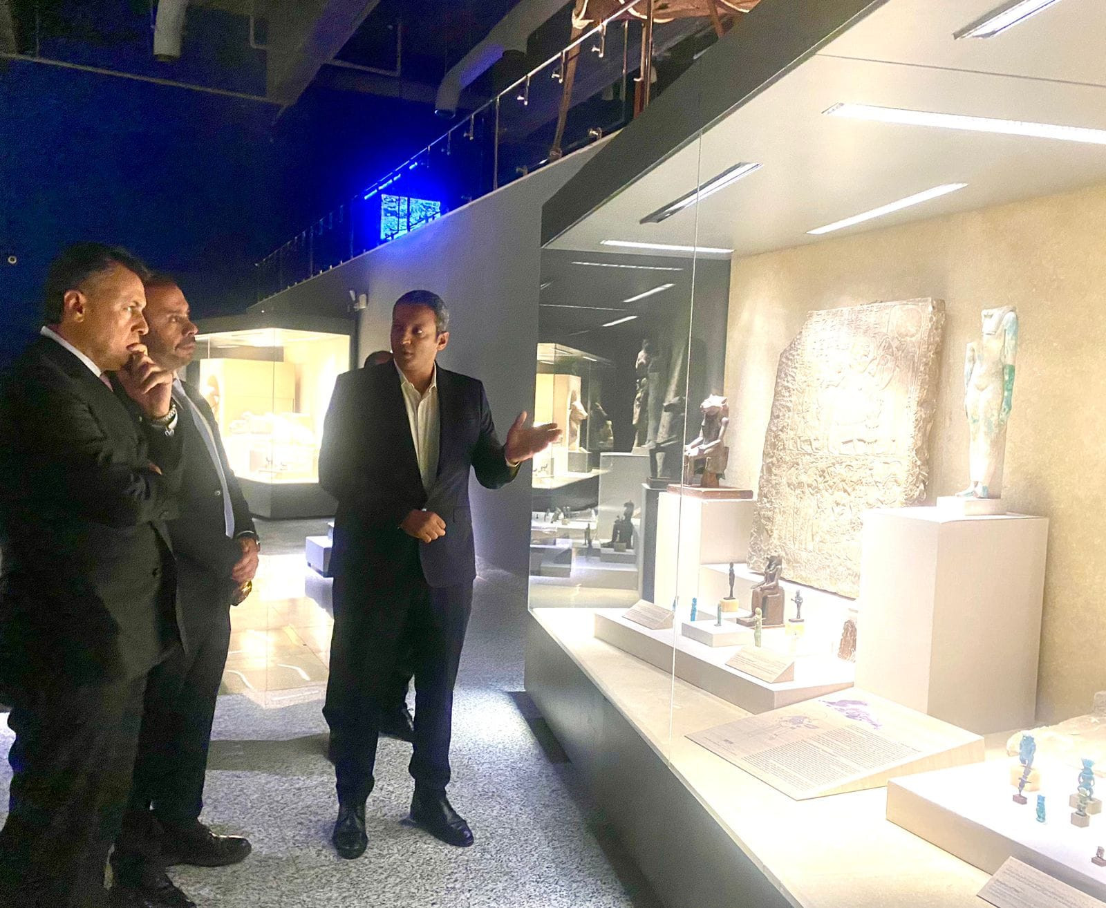 وزير السياحة