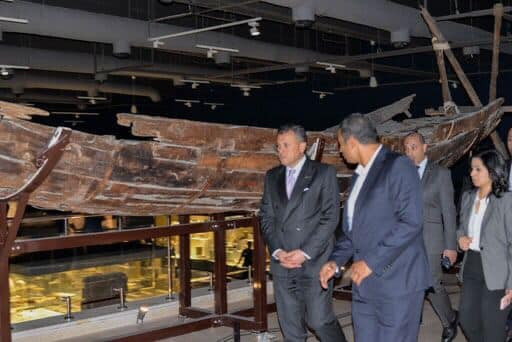 وزير السياحة