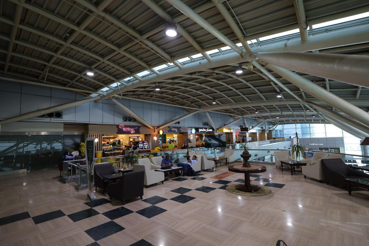 مطار القاهرة الدولى