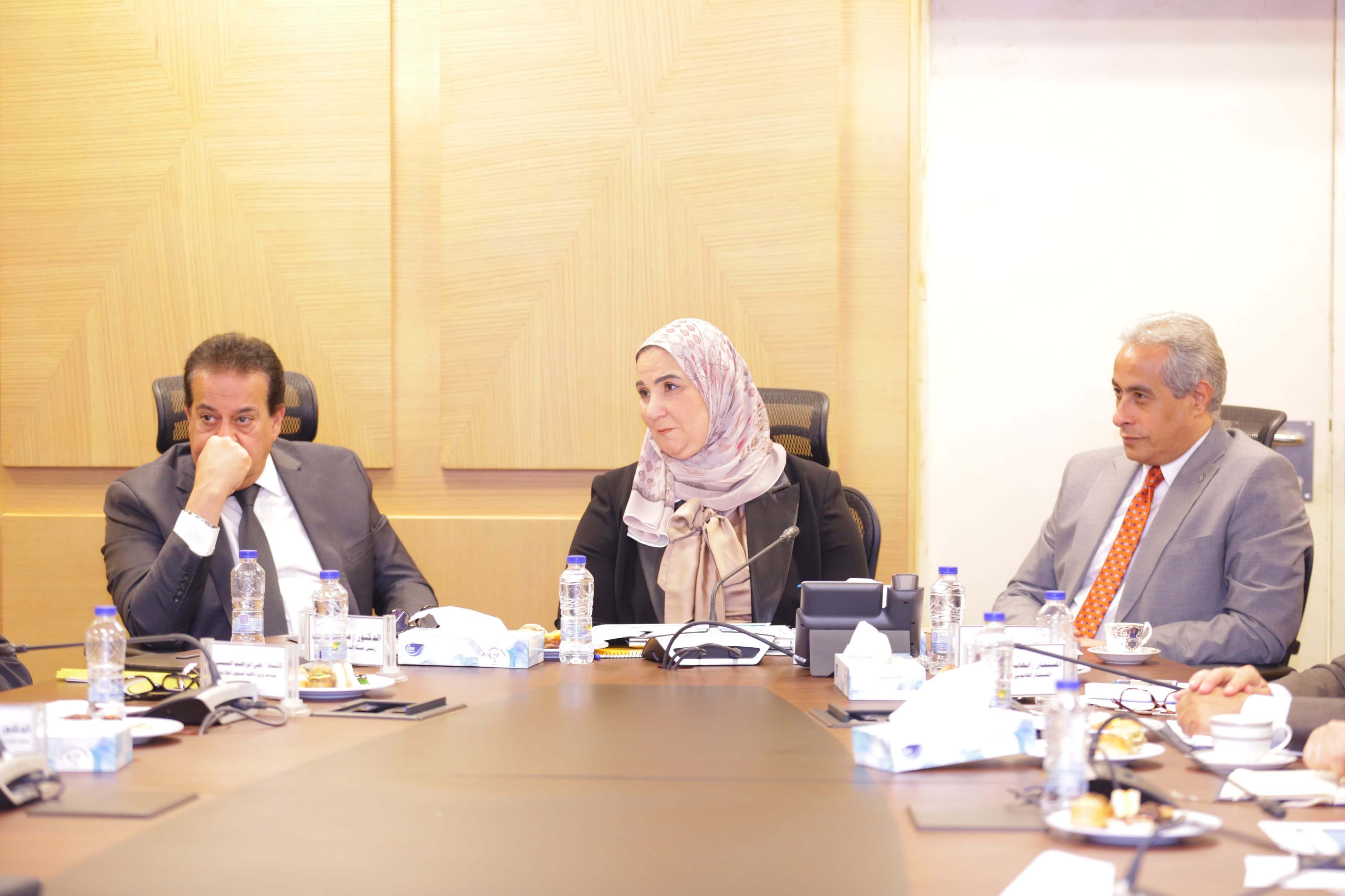 وزراء التضامن والصحة والعمل