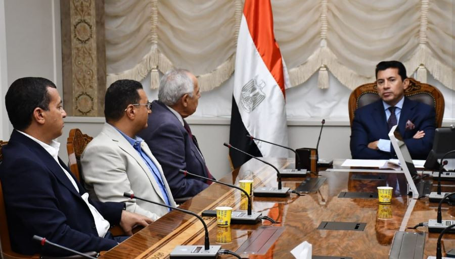 وزير الشباب والرياضة