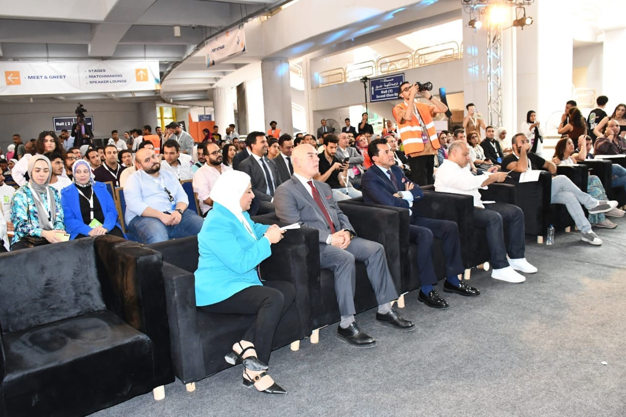 قمة تكني القاهرة