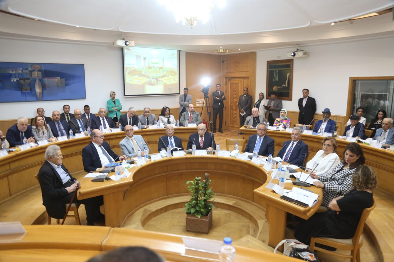 وزيرة الثقافة