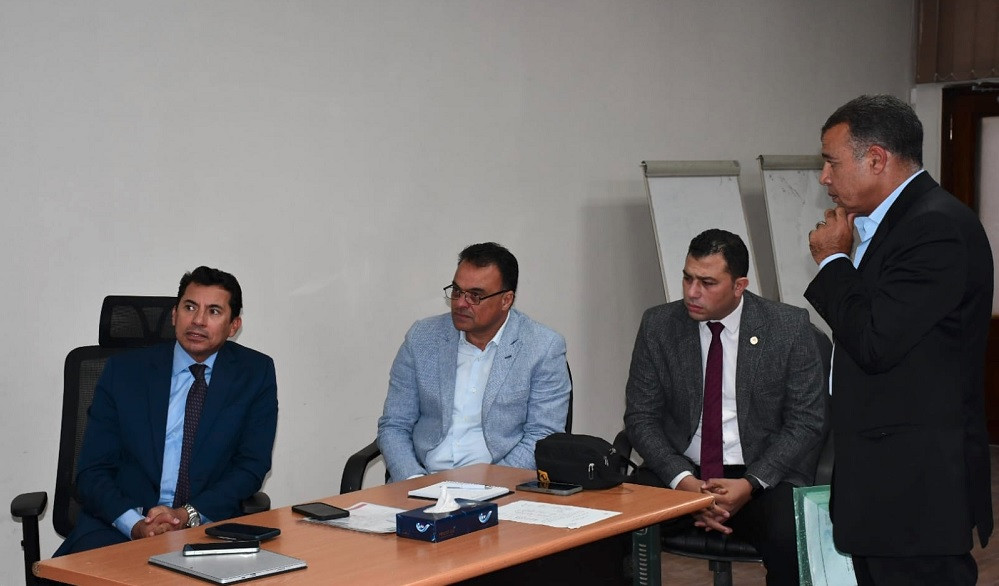 وزير الشباب والرياضة يعقد اجتماعا موسعا لتطوير المدن الشبابية في مصر