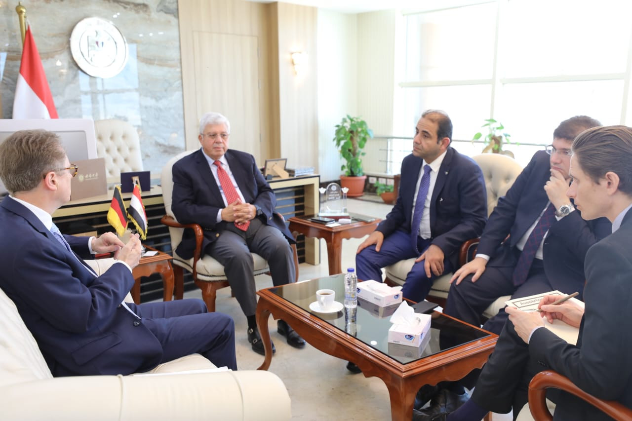 وزير التعليم العالي يبحث سبل التعاون مع سفير ألمانيا بالقاهرة