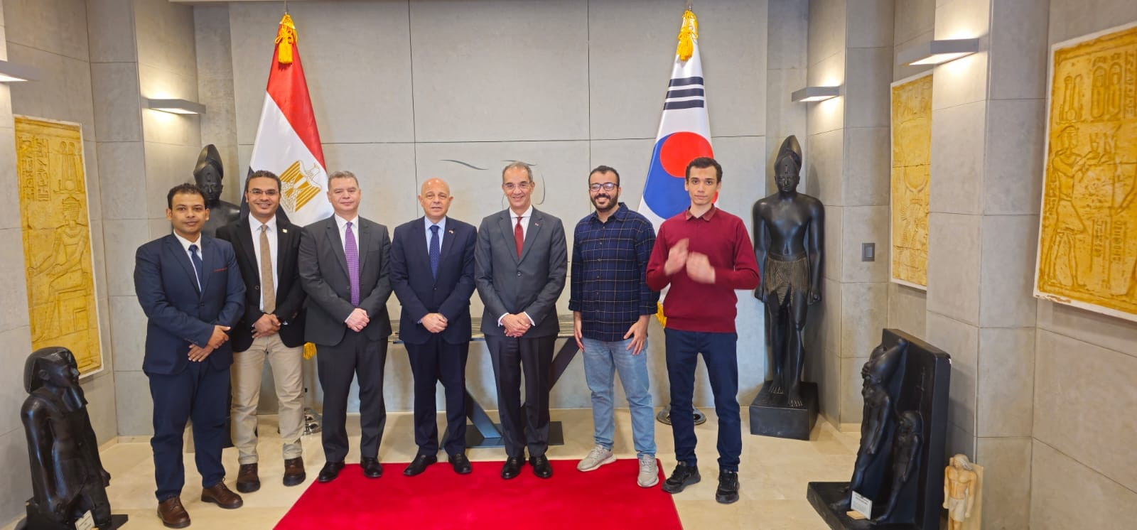 وزير الاتصالات