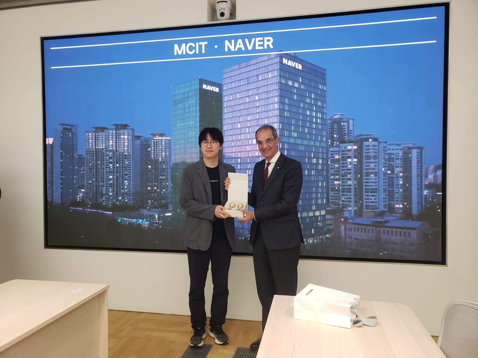 وزير الاتصالات