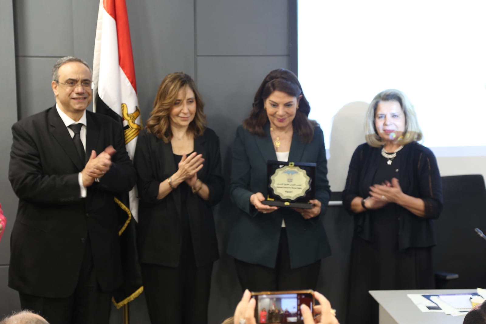 وزيرة الثقافة