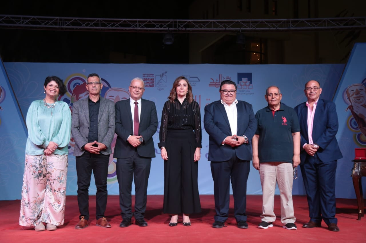 وزيرة الثقافة