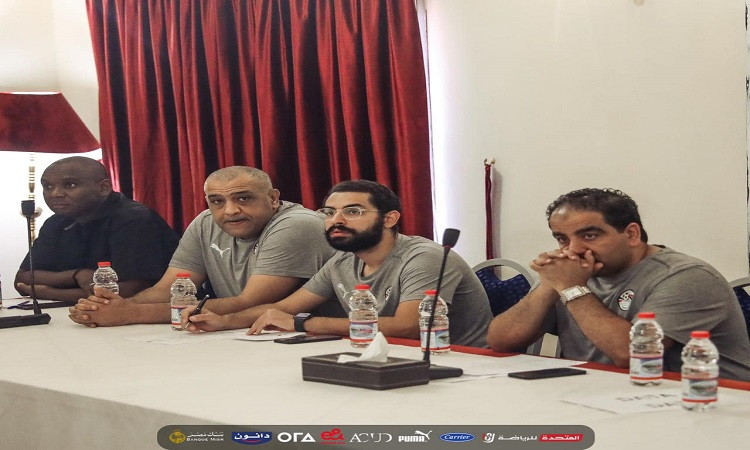 منتخب مصر بالأبيض