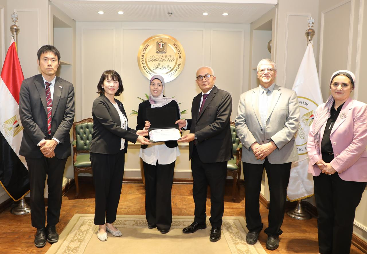 وزير التعليم ونائب رئيس وكالة جايكا