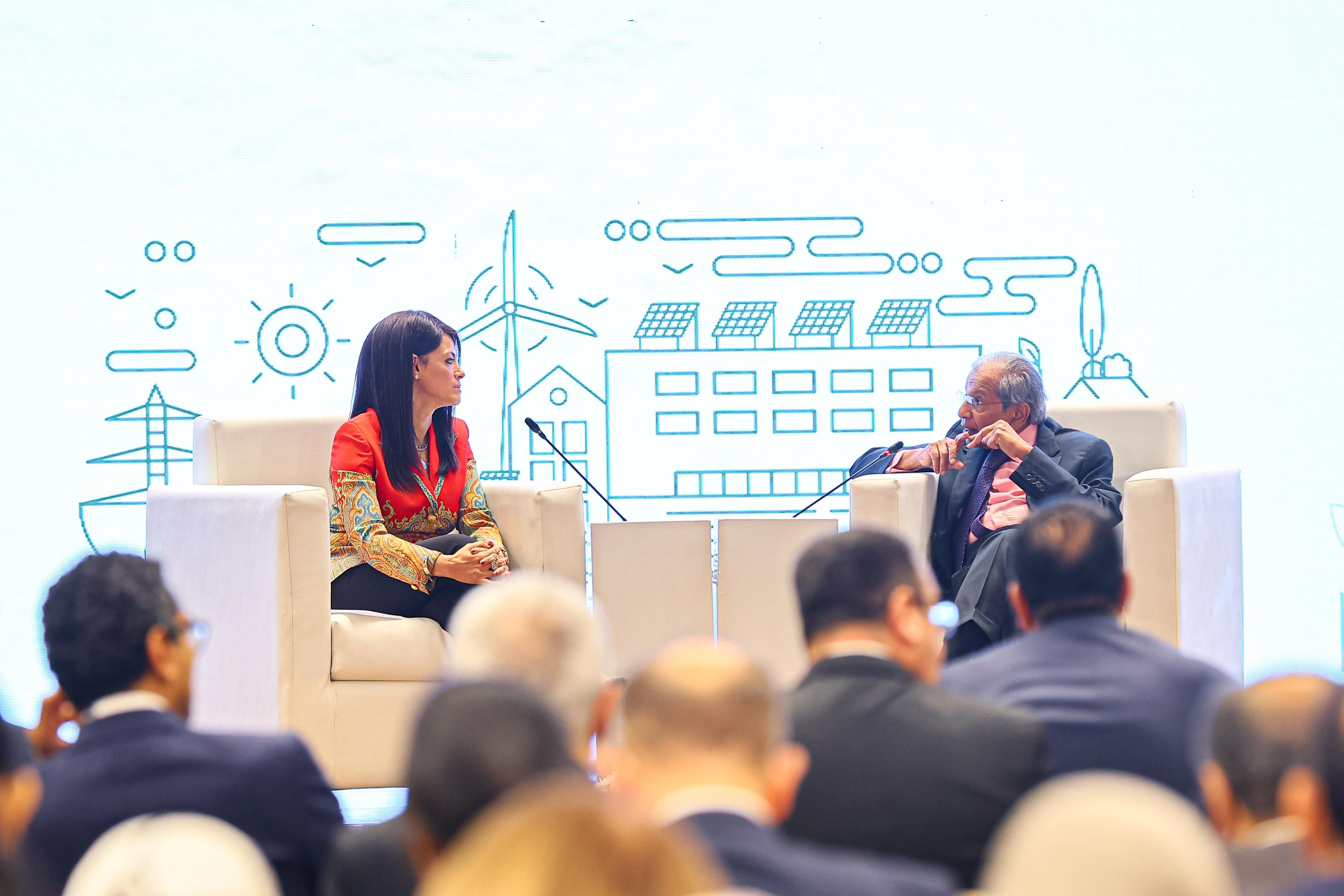 بروفيسور سينج مع رانيا المشاط