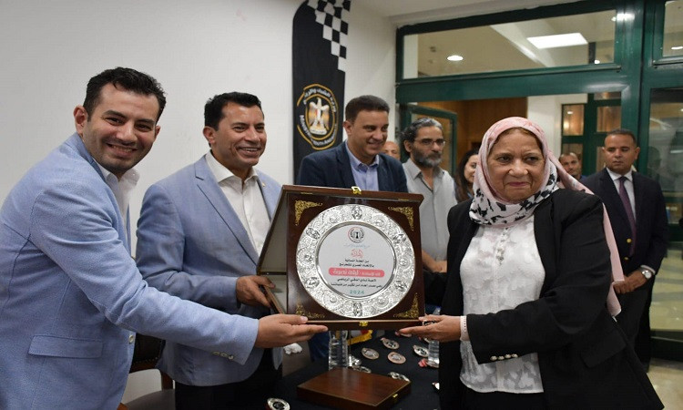 تكريم أكبر وأصغر لاعبي الشطرنج