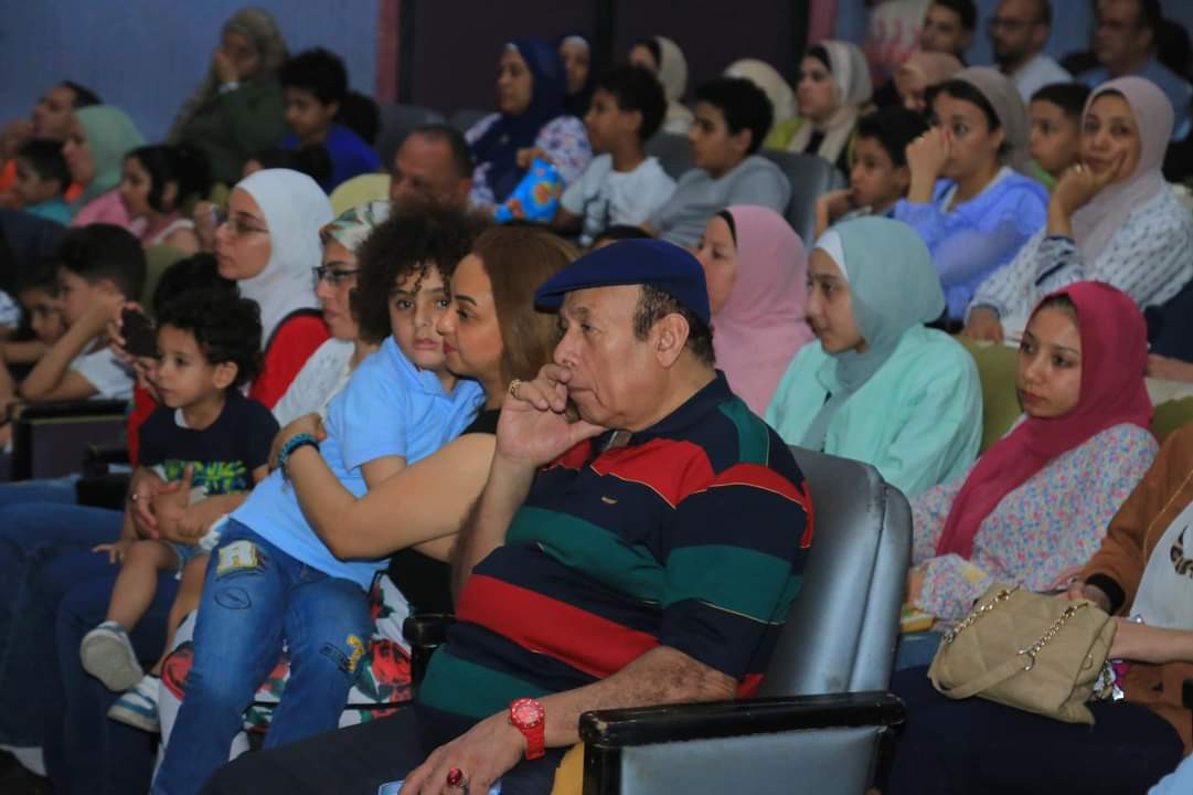 مسرحية ذات والرداء الأحمر