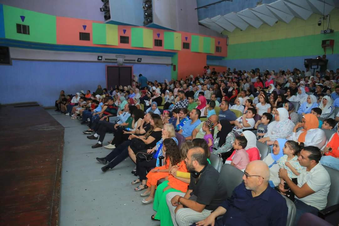 مسرحية ذات والرداء الأحمر