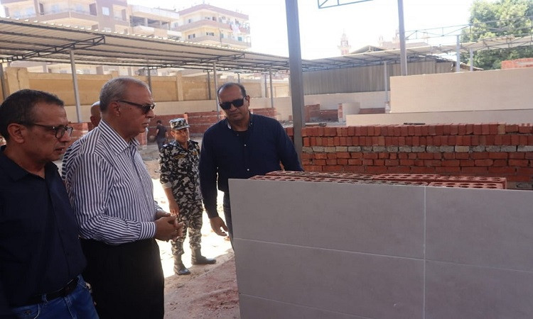 محافظ القليوبية يتفقد أعمال السوق الحضاري بالقناطر الخيرية