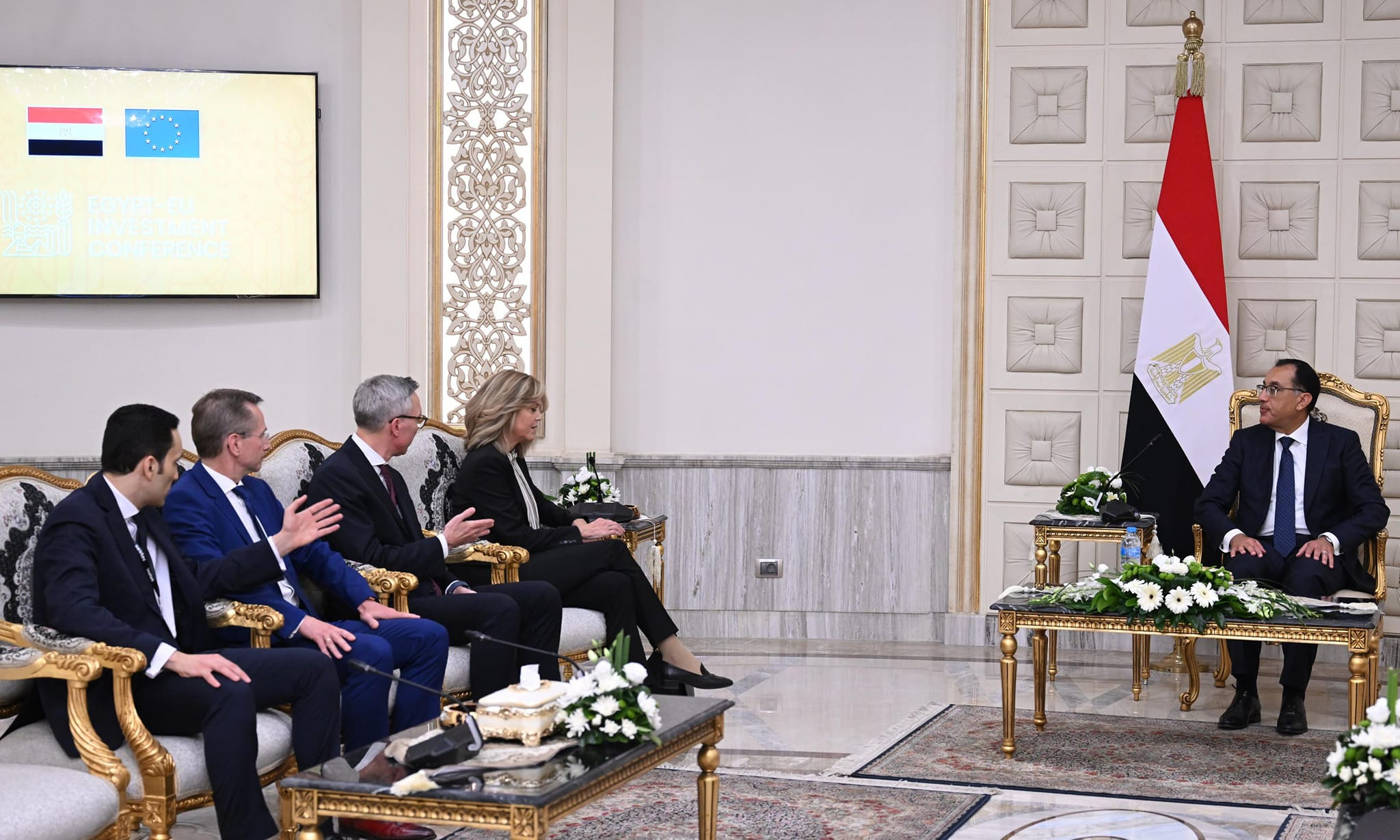 رئيس الوزراء والرئيس التنفيذي لشركة سكاتك