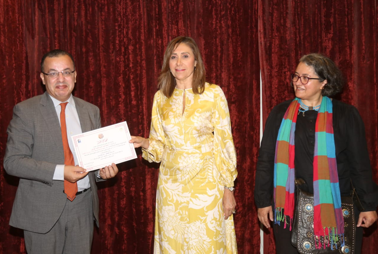 وزيرة الثقافة