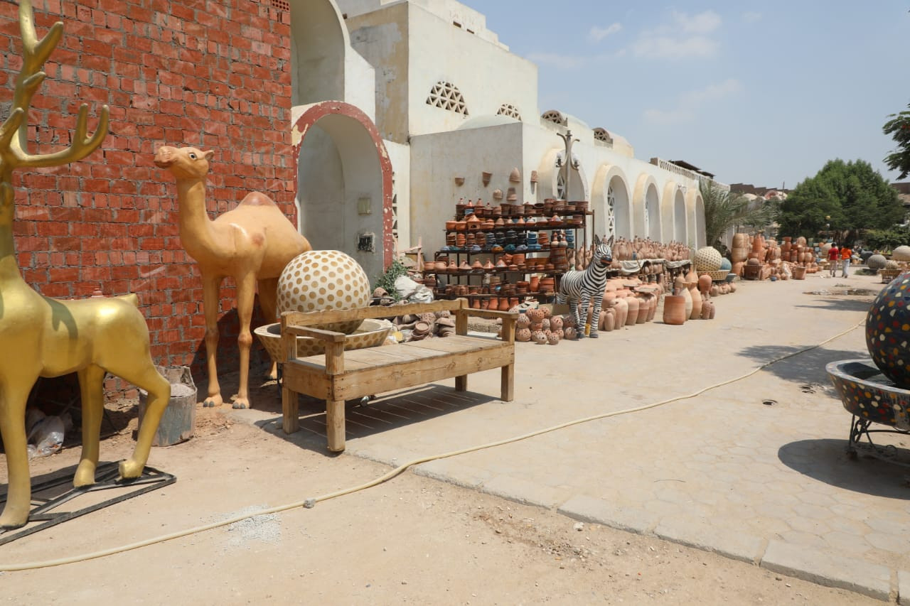 قرية الفواخير