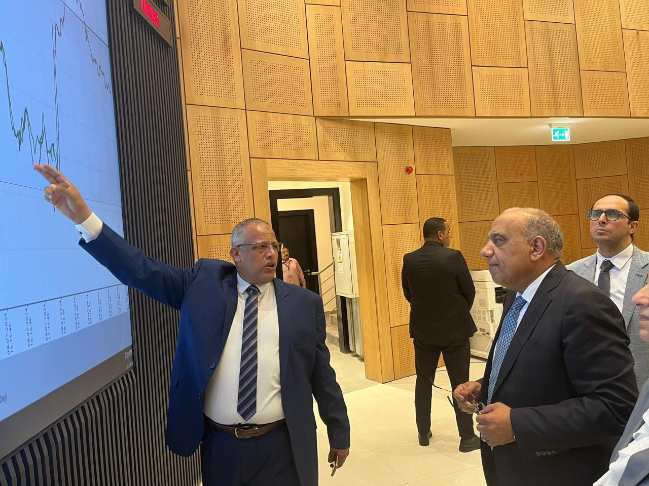 وزير الكهرباء