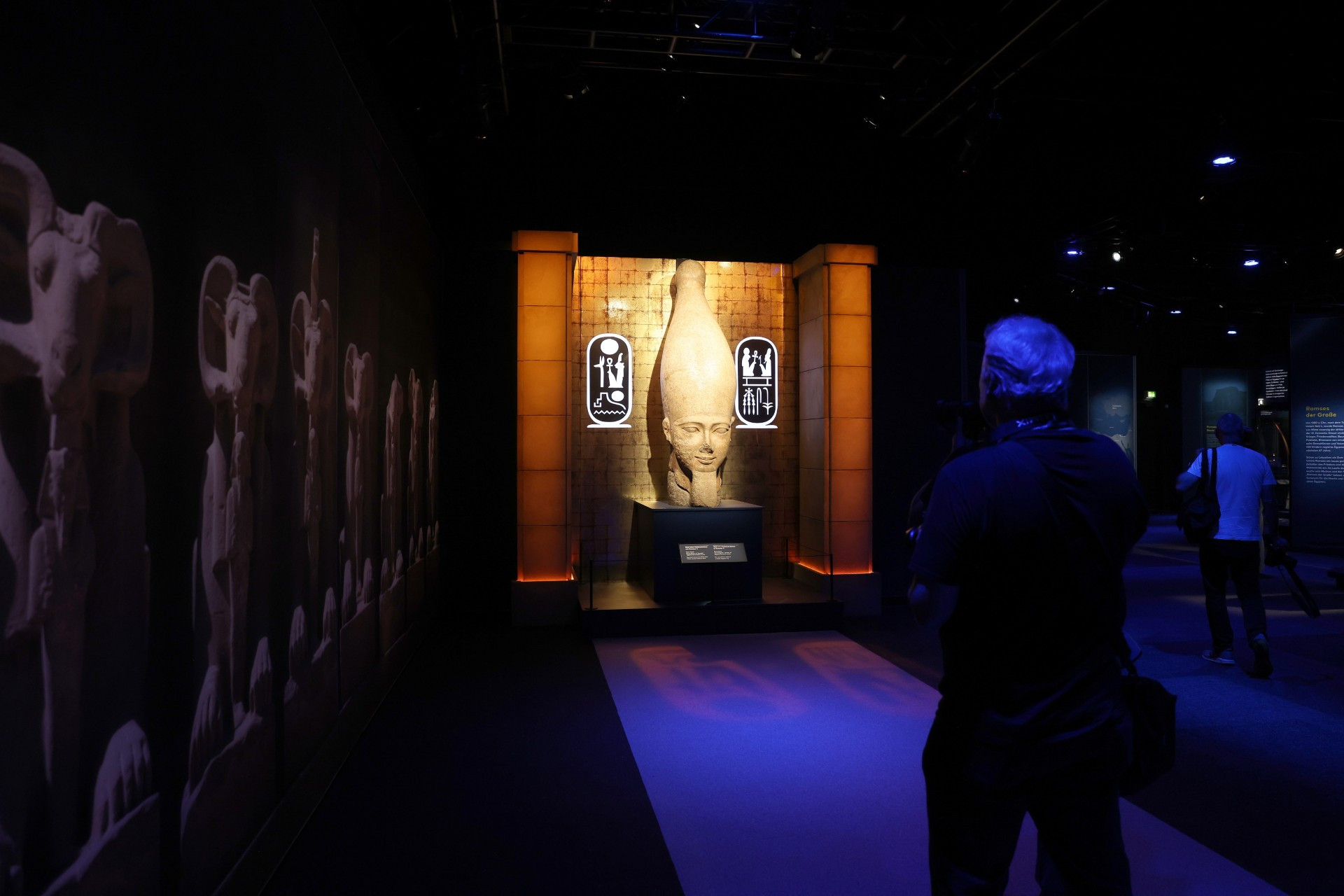 افتتاح معرض رمسيس